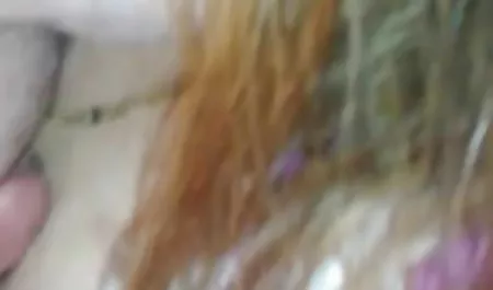 شقراء سلون هاربر بدلا من سكسي مخارم لعب البلياردو الملاعين الرجل