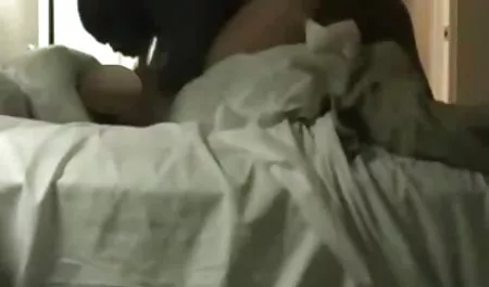 ناضجة شقراء تمتص سكسي محام ديك الجدة