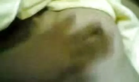 شاب أحمر الشعر فاتنة يحصل مارس الجنس من قبل اثنين من الذكور فيلم سكسي محرم