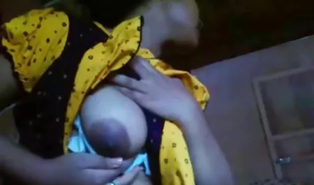 اثنين من القطط الشباب أول عناق أنفسهم على البساط ، ثم اتخاذ عضو سيدهم افلام سكسي اجنبي محارم
