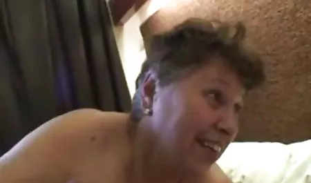 رجل إعداد الكاميرا و خلع سكسي ابو وبنته الجنس مع عاهرة