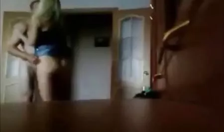 فيرونيكا سكسي محرم اجنبي يرتاح مع رجل لديه قضيب كبير