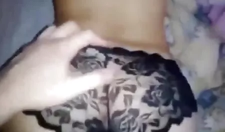 مرهف شاذه الفتيات ، جثم على أريكة لينة و سكسي مترجم محرم بدأت بلطف عناق بعضها البعض ، مما تسبب ممتعة رجفة والإثارة
