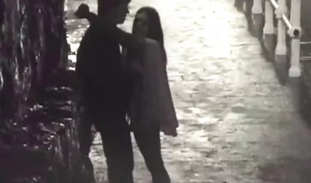 رجل ذهب إلى غرفة ابنة صديق و مارست الجنس معها سكسي محارمxnxx
