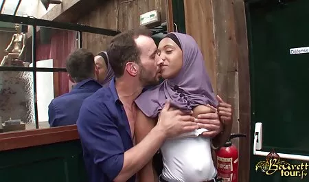 ناضجة جميلة شقراء الملاعين بحماس مع فلم سكسي محرم شاب