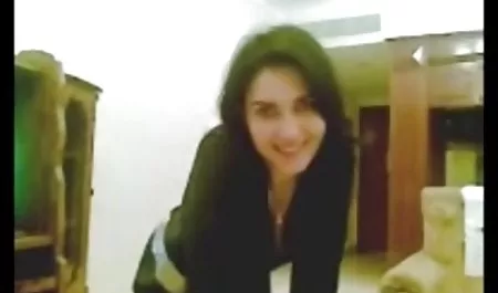 مثير السحاقيات وضع سكسي محارم مثير على المعرض الجنس