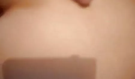 الكلبة في الجوارب تمتص كبير السجق سكسي موحرم