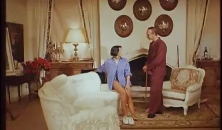 غاضب زوج يعاقب الشباب ربيبة عن الفوضى و مارس سكس محارم عراقى الجنس على طفل