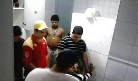 مفلس فلم سكسي محرم امرأة سمراء هولي مايكلز يحصل مارس الجنس في الشرج مع أصلع طرفة عين