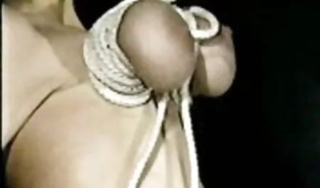تضخم سكسي نيج امهات الرجل الملاعين له الشهوانية العاهرة في المطبخ