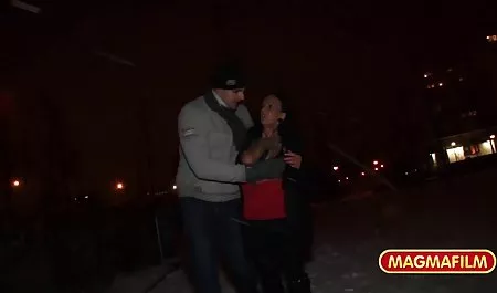 اثنين لا سكسي خوات مترجم يشبع العاهرات تبا الشباب الذكور على الأريكة