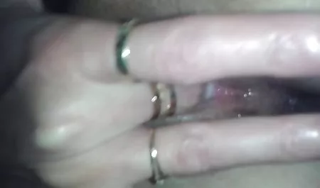 رجل جلب صديقته إلى صديقه افلام سكسي محرم مترجم ووضعها تحت