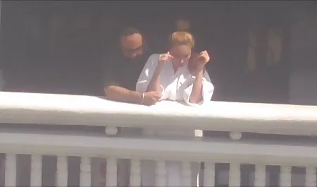 الأحمر سكس محارم عراقى يريد القضيب الأسود