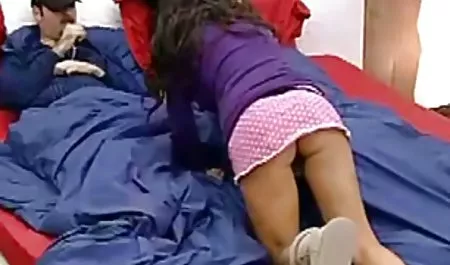 العاهرة تتمتع سخيف سكسي محاوم في مؤخرتها
