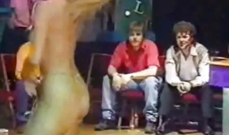 الرجل يجعل كوني افلام سكسي محرم مترجم الفتاة ذات الشعر الأحمر
