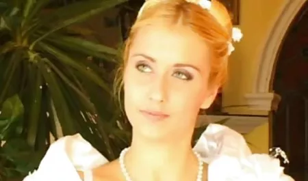 مفلس سكسي مخارم امرأة سمراء يغوي لها ضخ المدرب يعبث به